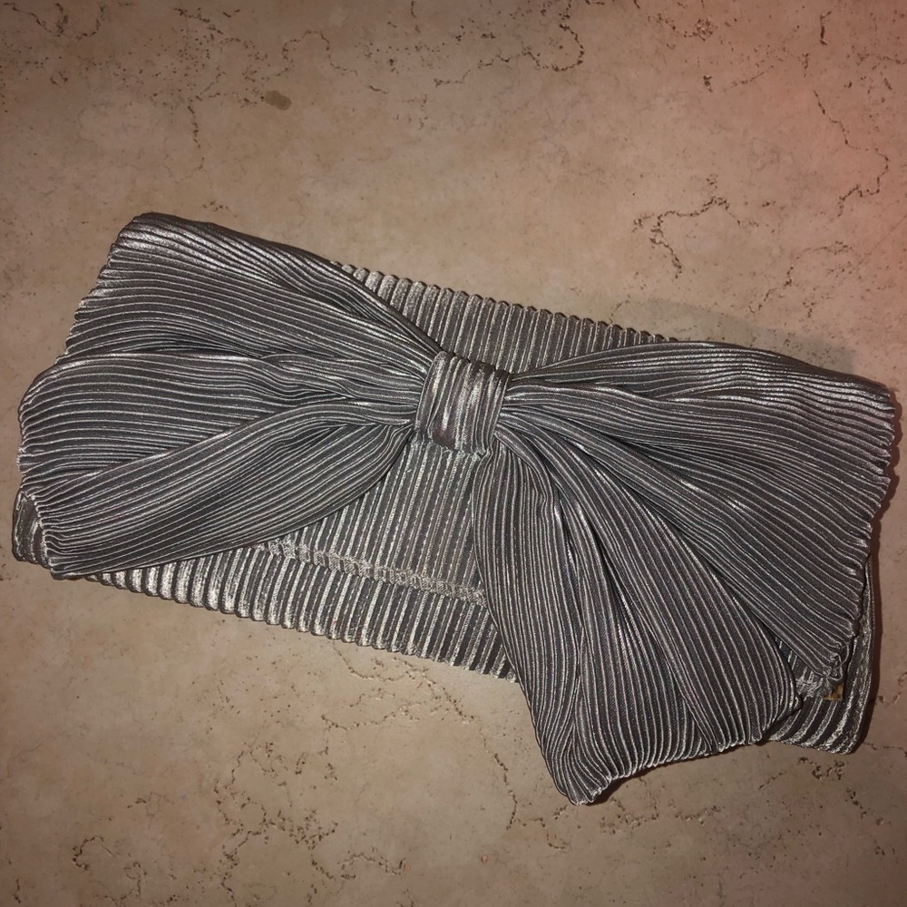 Bijoux Terner Grey clutch purse w/tag
